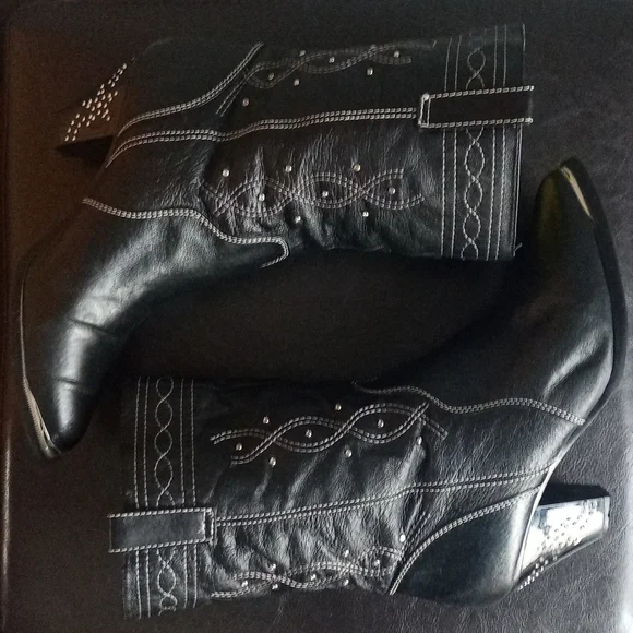 Dingo Rhinestone Low Rise Cowboy Boots - Picture 4 of 14